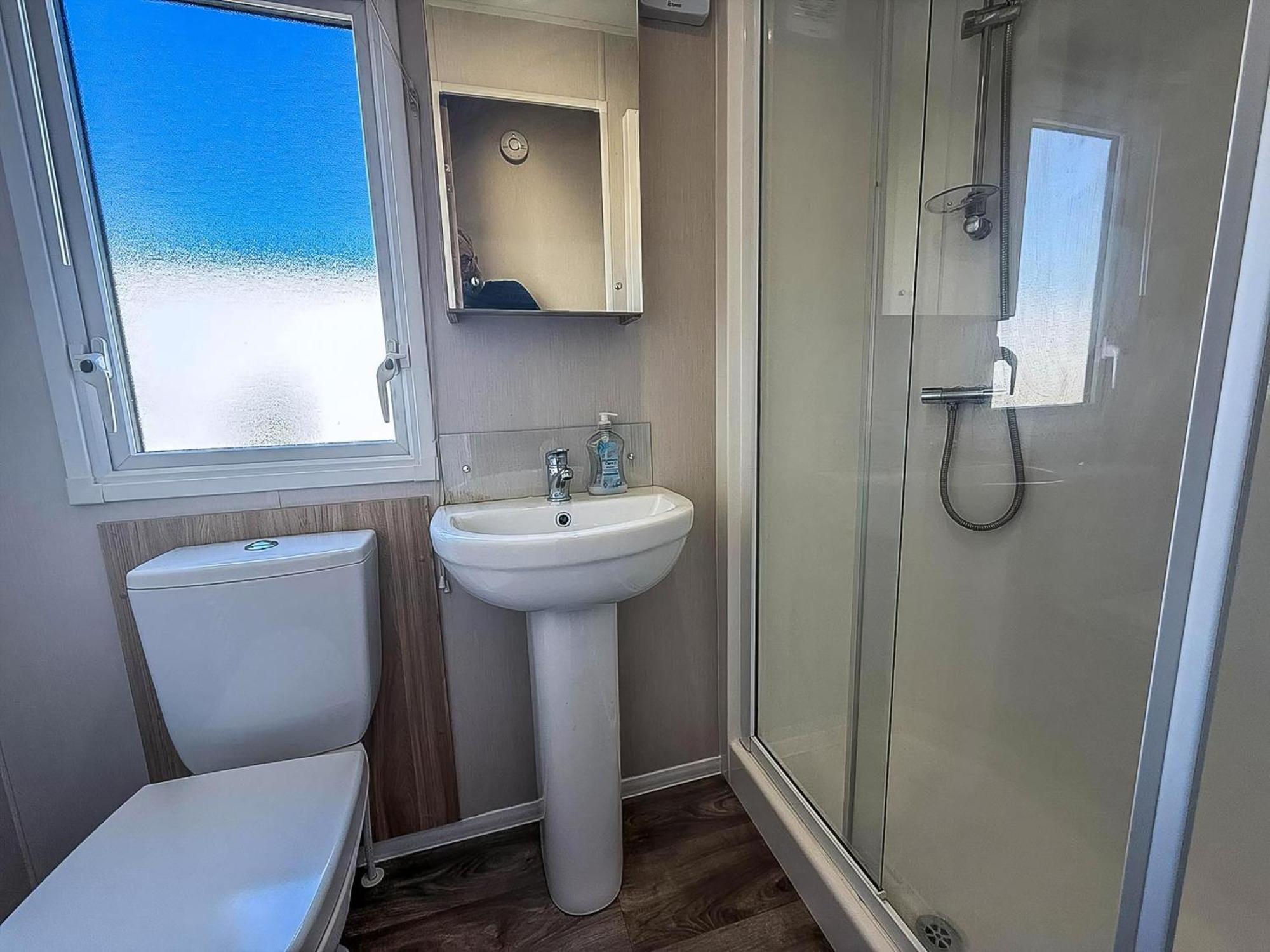 Beautiful 6 Berth Caravan, Nearby Beach In Suffolk Ref 68016Bs Lowestoft Eksteriør billede