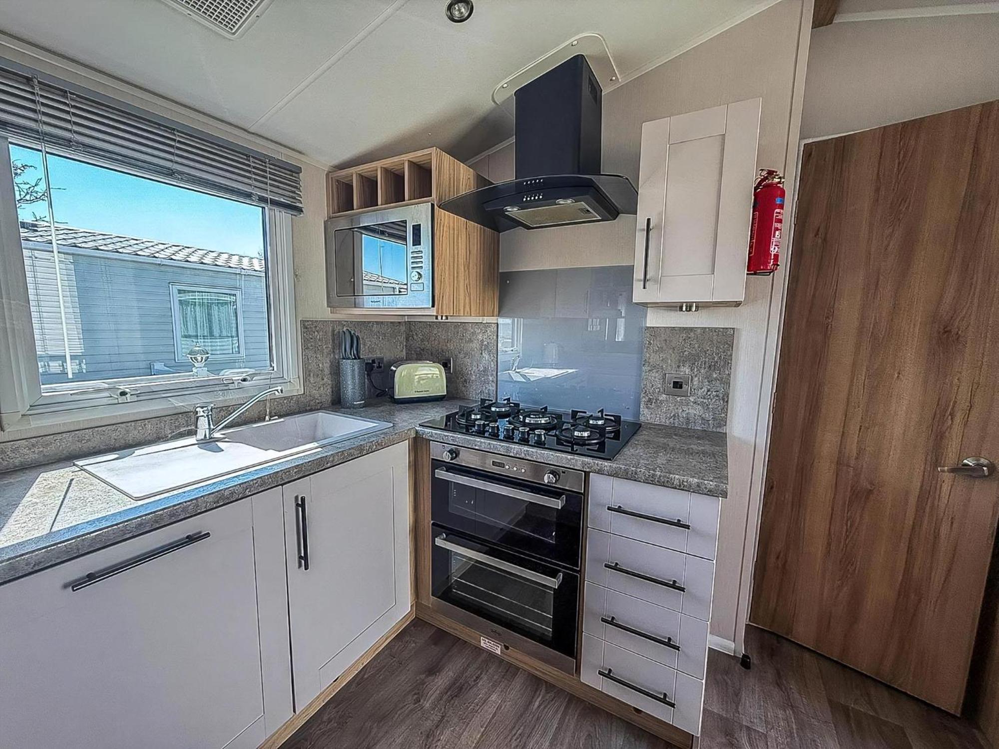 Beautiful 6 Berth Caravan, Nearby Beach In Suffolk Ref 68016Bs Lowestoft Eksteriør billede